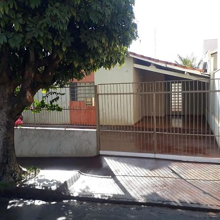 Villa Casa Em Olímpia Esterno foto